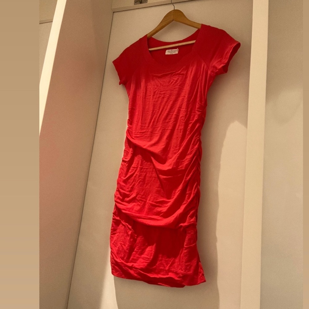 Ruched cotton fitted t-shirt mini dress.